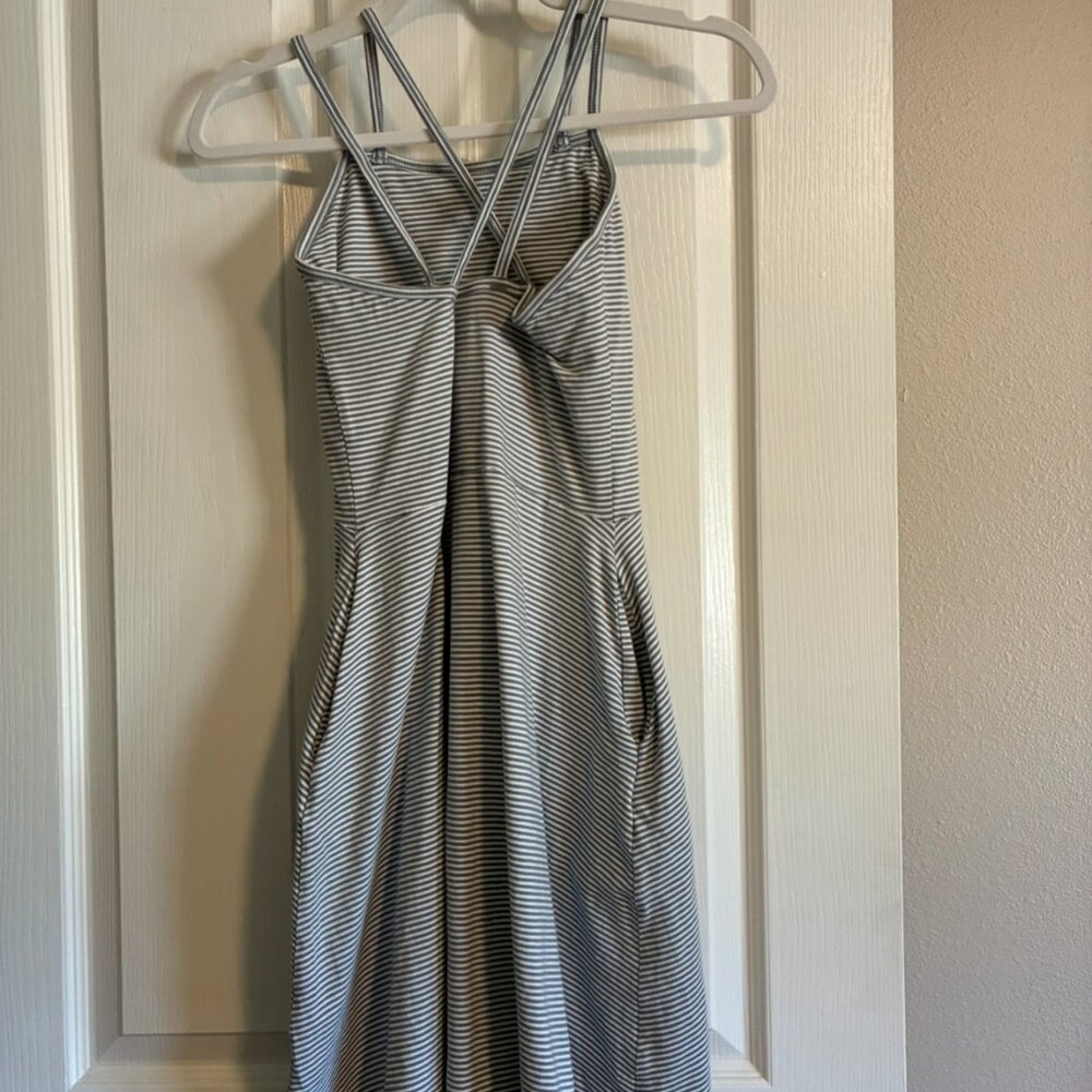 Pact dress with pockets - Picture 3 of 3
